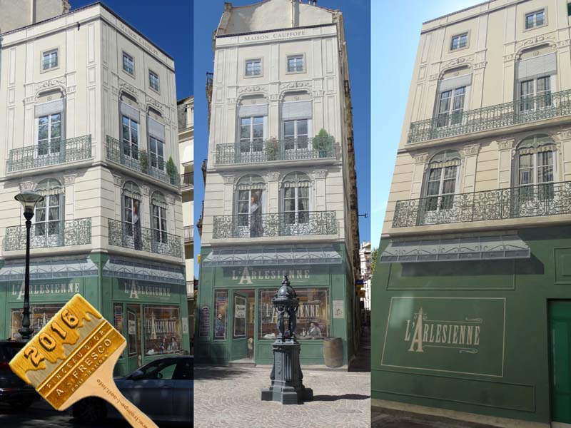 Photos de la fresque de l'Arlésienne sacrée pinceau d'or 2016 -  Source : site trompeloeil.info