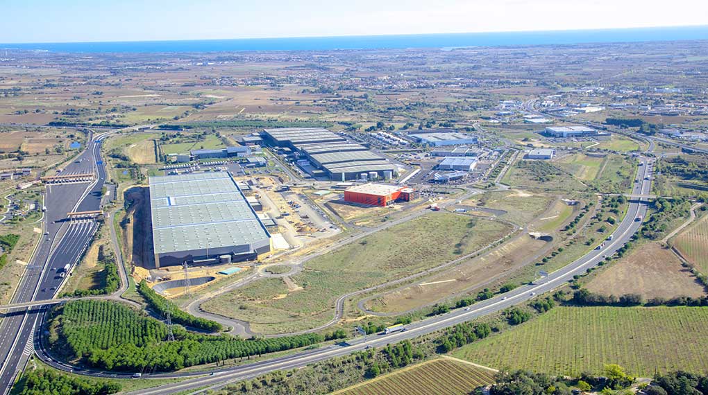Parc d’activités économiques La Méridienne Parc d’activités économiques à dominante logistique, commerces et services, profitant d‘une situation stratégique en entrée d‘agglomération et au carrefour d‘importants axes de communication (A9 et A75). terrains meridienne une Parc d’activités économiques La Méridienne