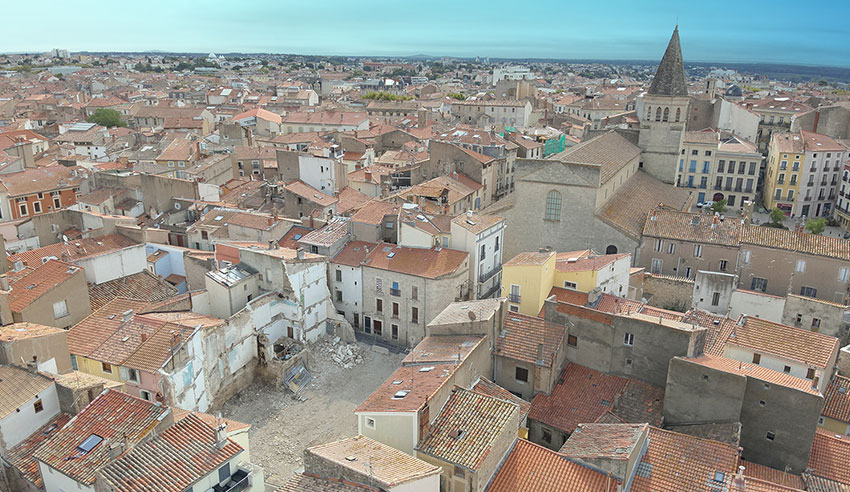 Renouvellement urbain du quartier Capnau : une première étape franchie Le quartier Capnau à Béziers poursuit sa transformation. Mardi 16 septembre 2025, les partenaires de l’opération se sont retrouvés sur site pour constater la fin de la première phase des démolitions, celles de l’îlot Capnau. Une étape visible et symbolique qui marque le point de départ d’un nouveau visage pour ce quartier historique de Béziers. 250916-actu-capnau-bas2